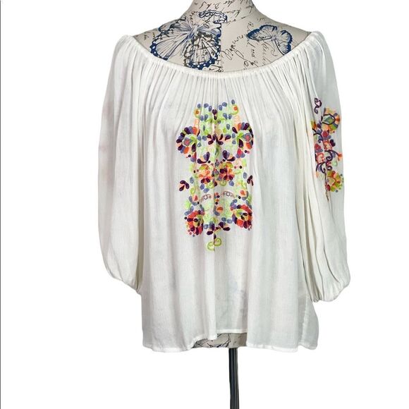 EMBROIDERED Off Shoulder Blouse - Picture 3 of 8